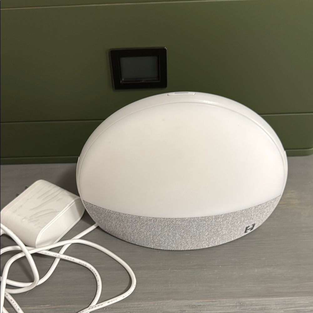 Hatch White and Gray Smart Light